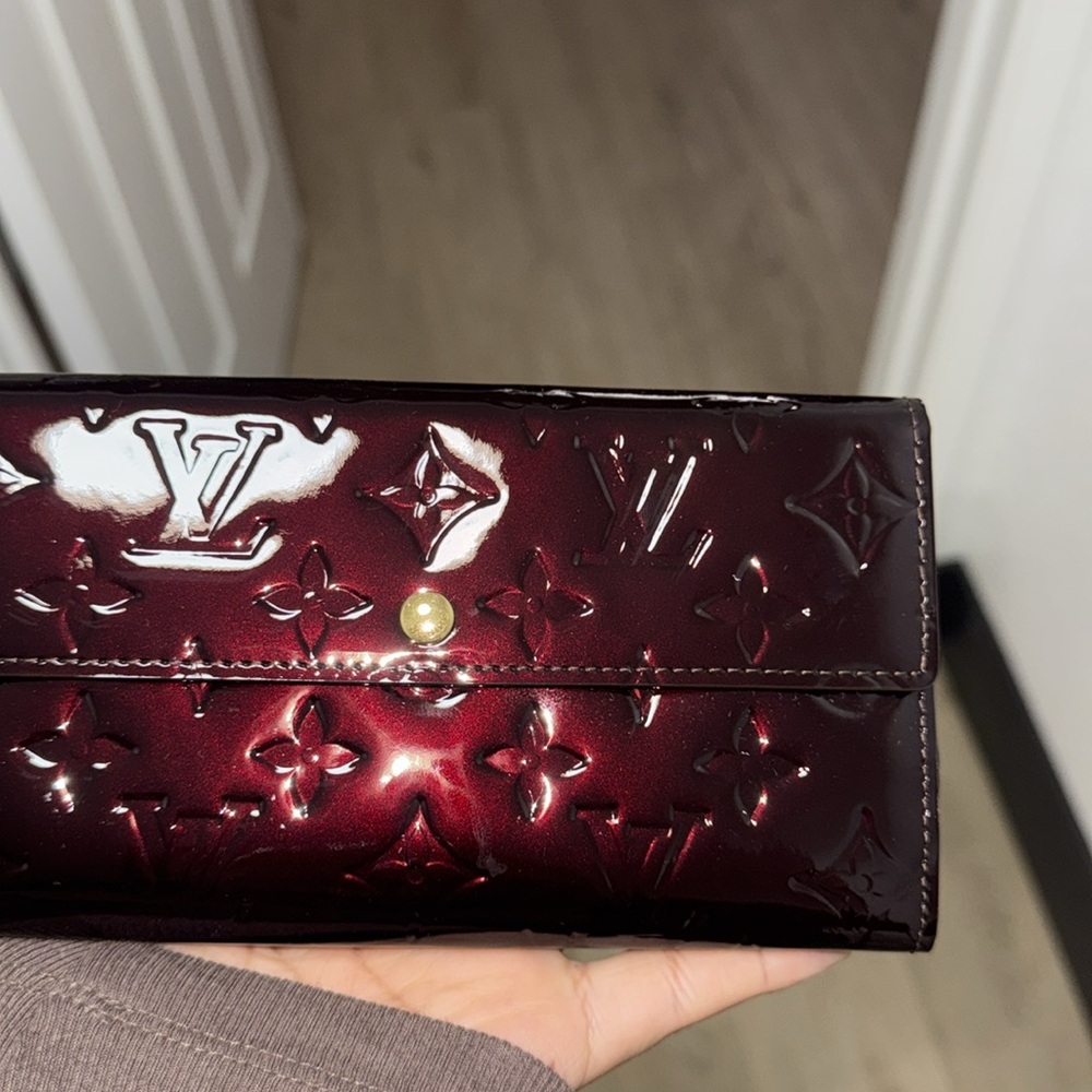 Louis Vuitton Burgundy sarah vernis Wallet - Picture 3 of 11